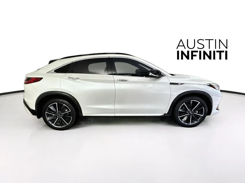 Certified Used 2025 White INFINITI LUXE image 11