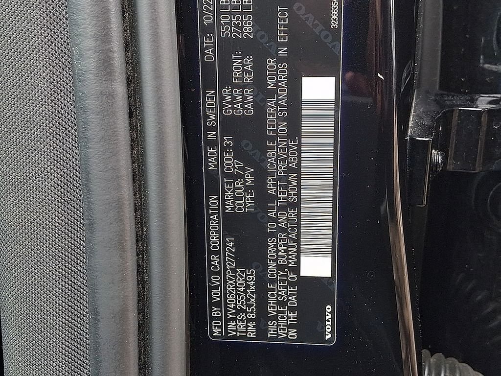 Used 2023 Black Volvo B6 Ultimate Dark Theme image 26