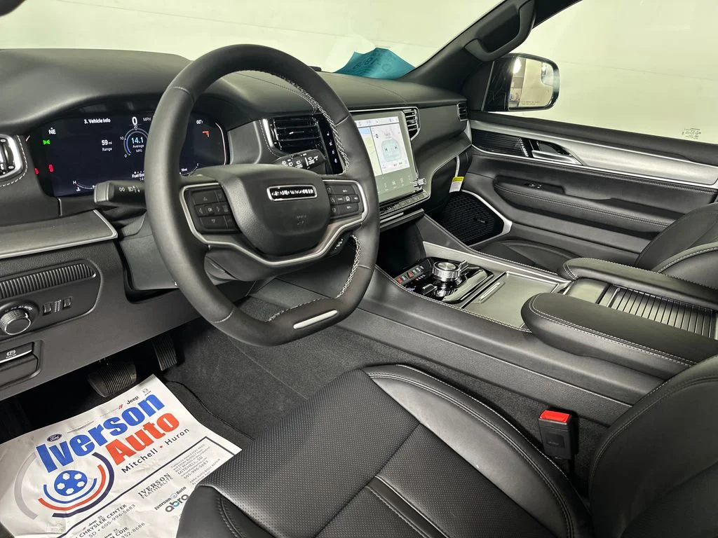 New 2026 Baltic-Gray Metallic Clear-Coat Exterior Paint Jeep Limited Reserve image 20