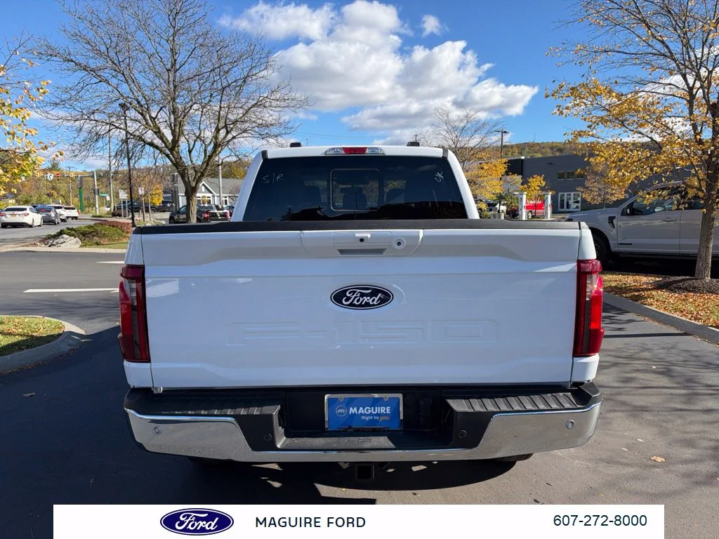 New 2026 Oxford White Ford XLT image 5