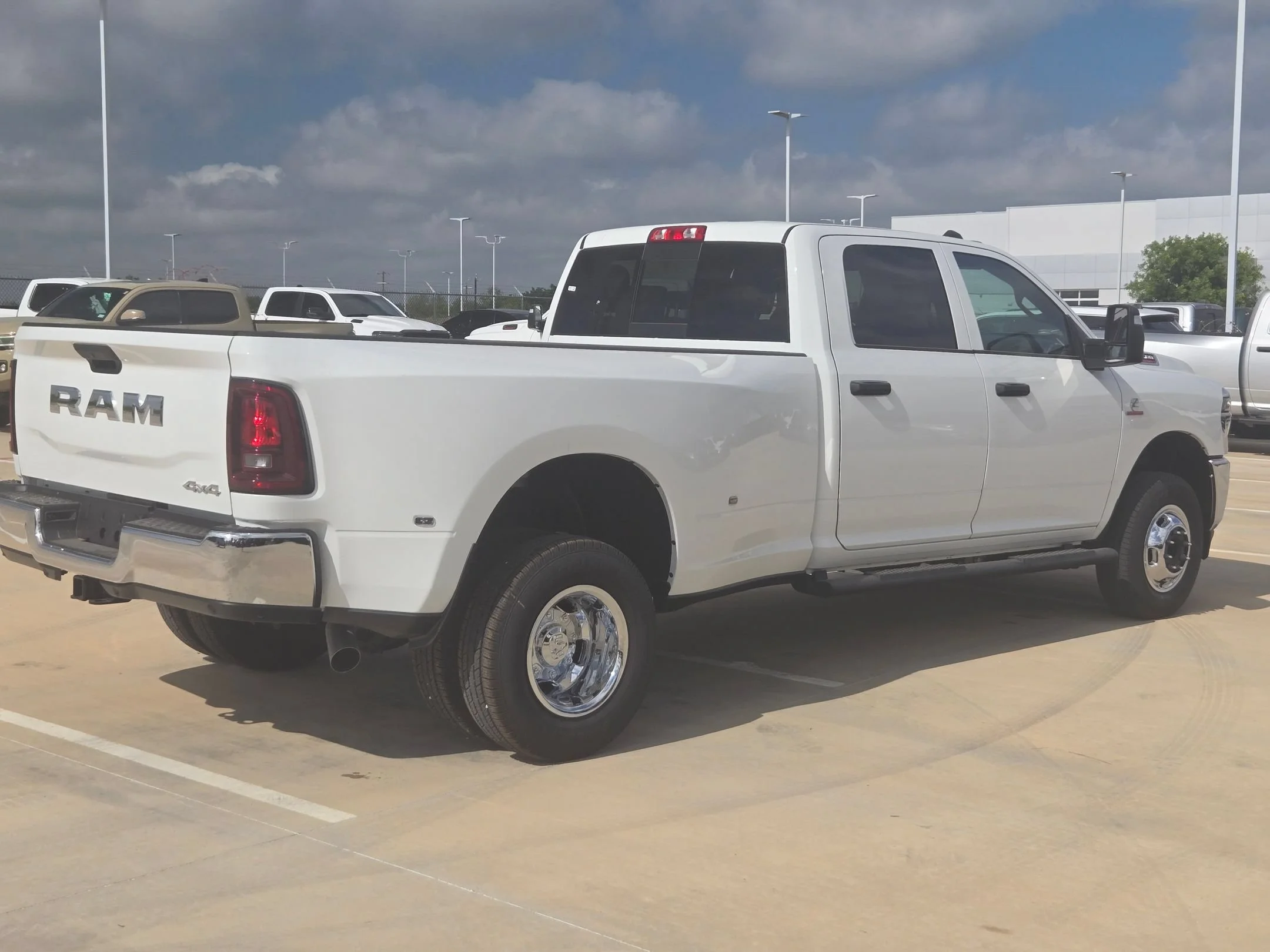 New 2026 Bright White Clear-Coat Exterior Paint RAM Tradesman image 3
