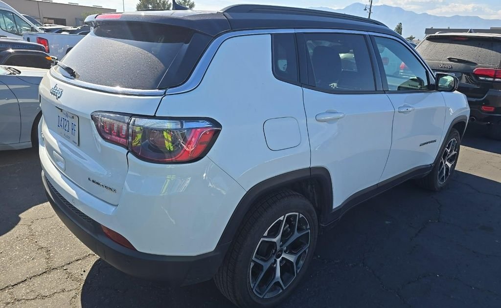 Used 2025 White Jeep Limited image 12