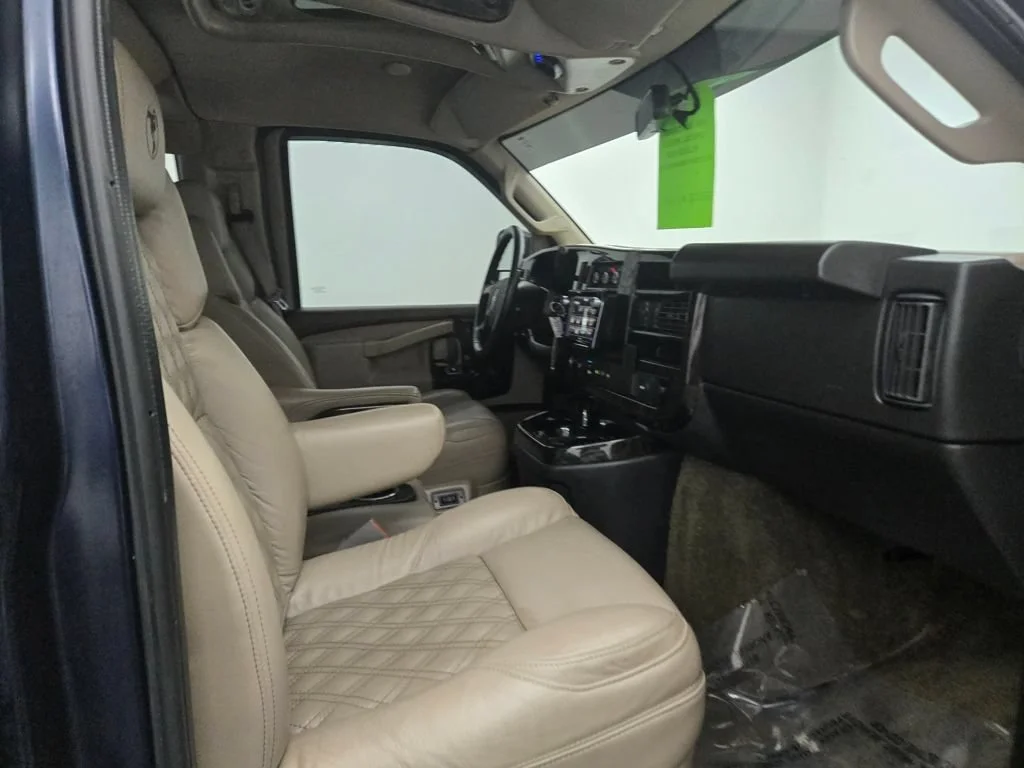 Used 2023 Special Exterior Color GMC Work Van image 29