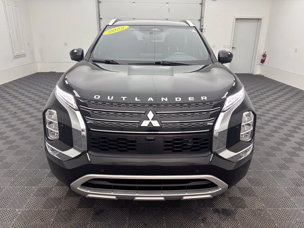 Used 2022 Black Mitsubishi SEL image 15
