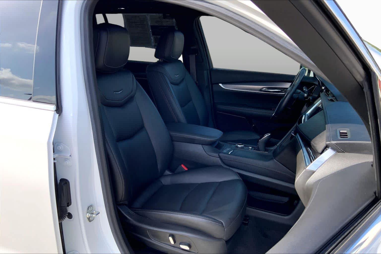 Used 2024 Crystal White Tricoat Cadillac FWD Luxury image 9