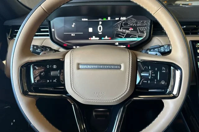 New 2026 Santorini Black Land Rover Dynamic SE image 23