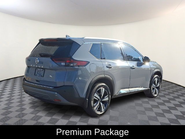 Used 2021 Gray Nissan SL image 7