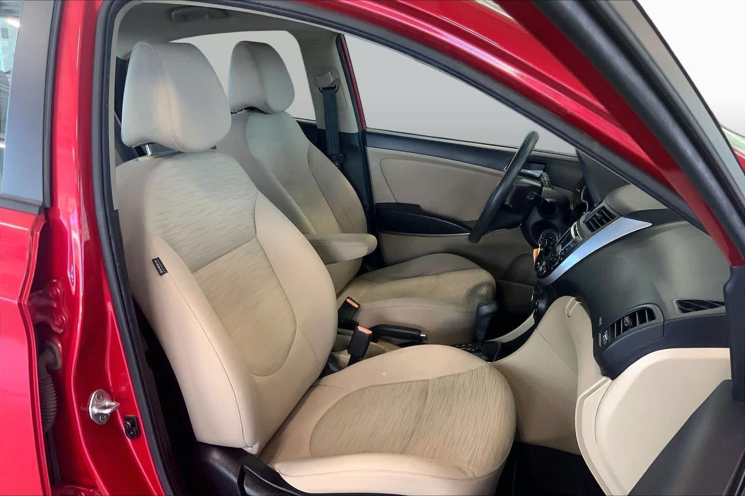 Used 2016 Boston Red Metallic Hyundai SE image 9