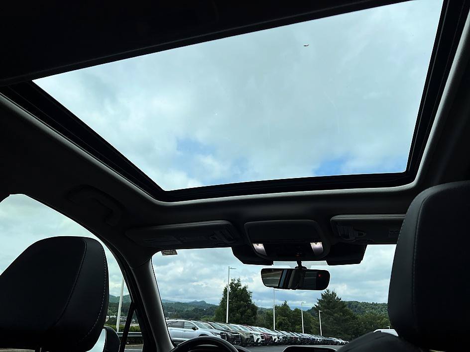 Used 2022 Horizon Blue Pearl Subaru Touring image 19
