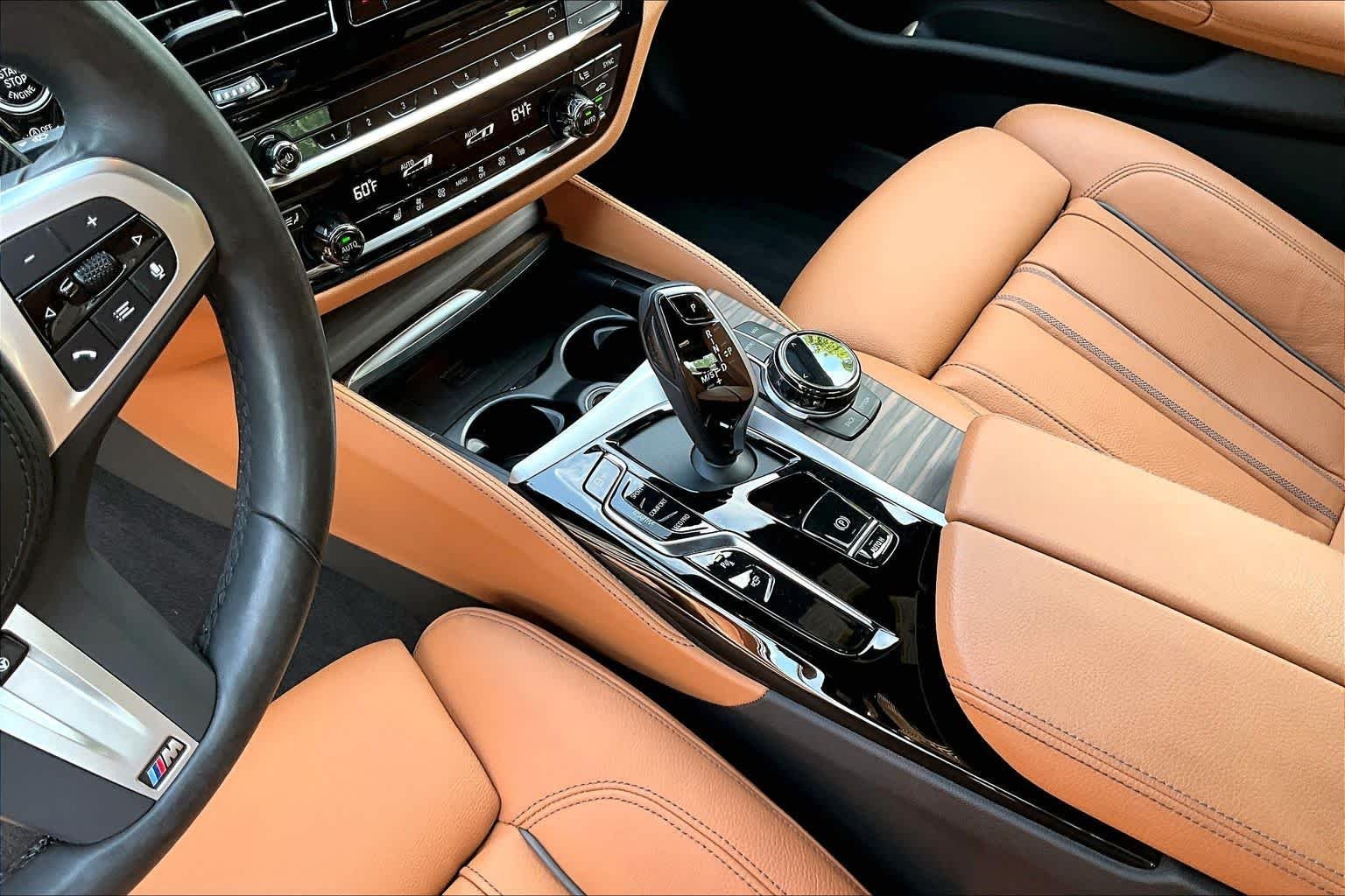 2023 BMW 5 Series M550i - Photo 16