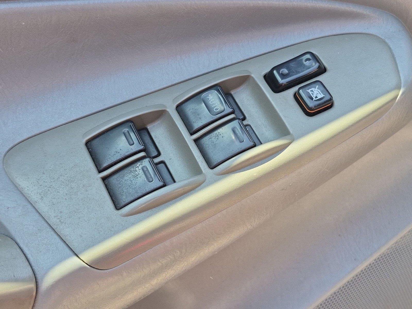 Used 2007  Toyota  image 16