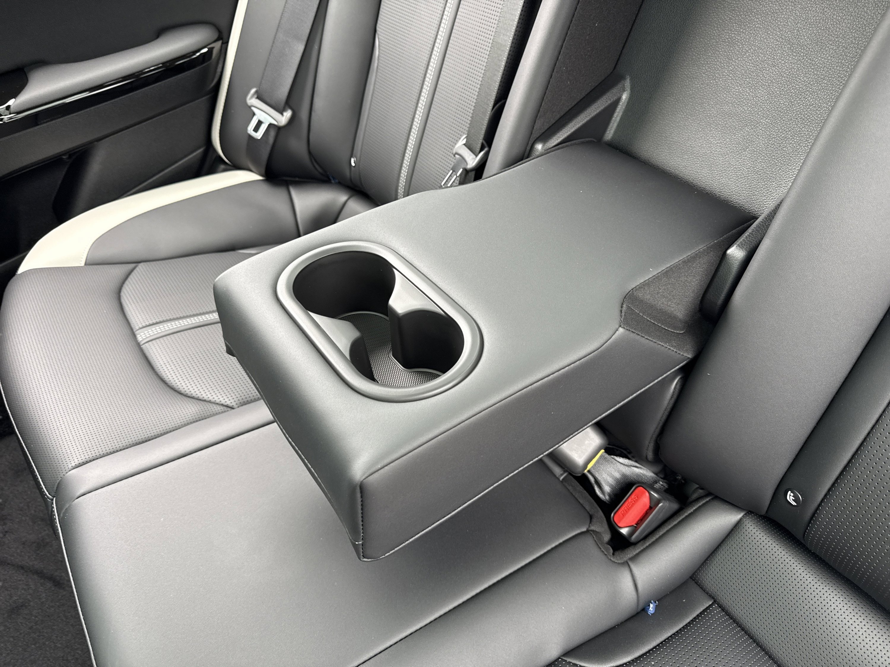 New 2026 Snow White Pearl Kia GT-Line image 20