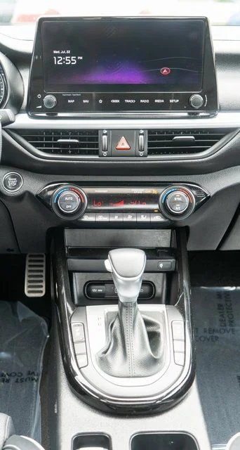 Used 2023 White Kia GT-Line image 16