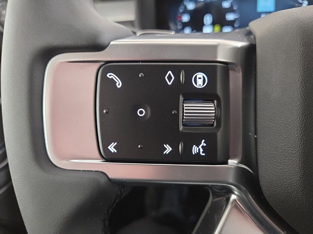 New 2026 Fuji White Land Rover Dynamic SE image 11