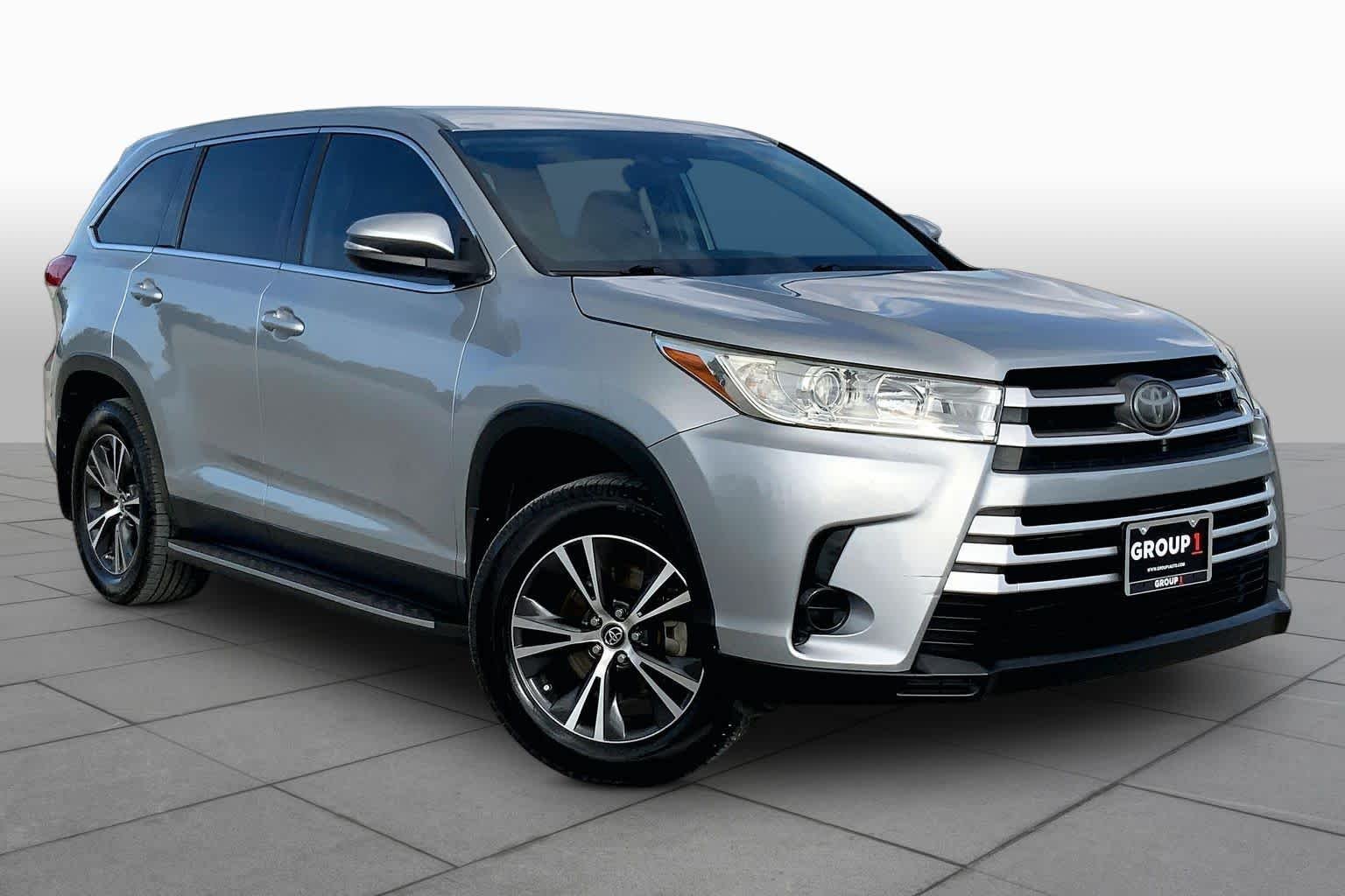 Used 2019 Celestial Silver Metallic Toyota LE image 3