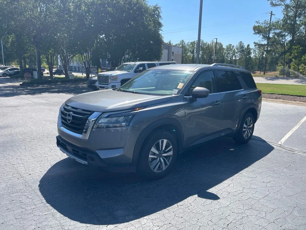 Used 2025 Gray Nissan SL image 2