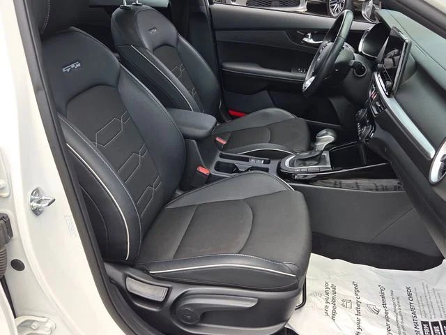 Used 2024 White Kia GT-Line image 15