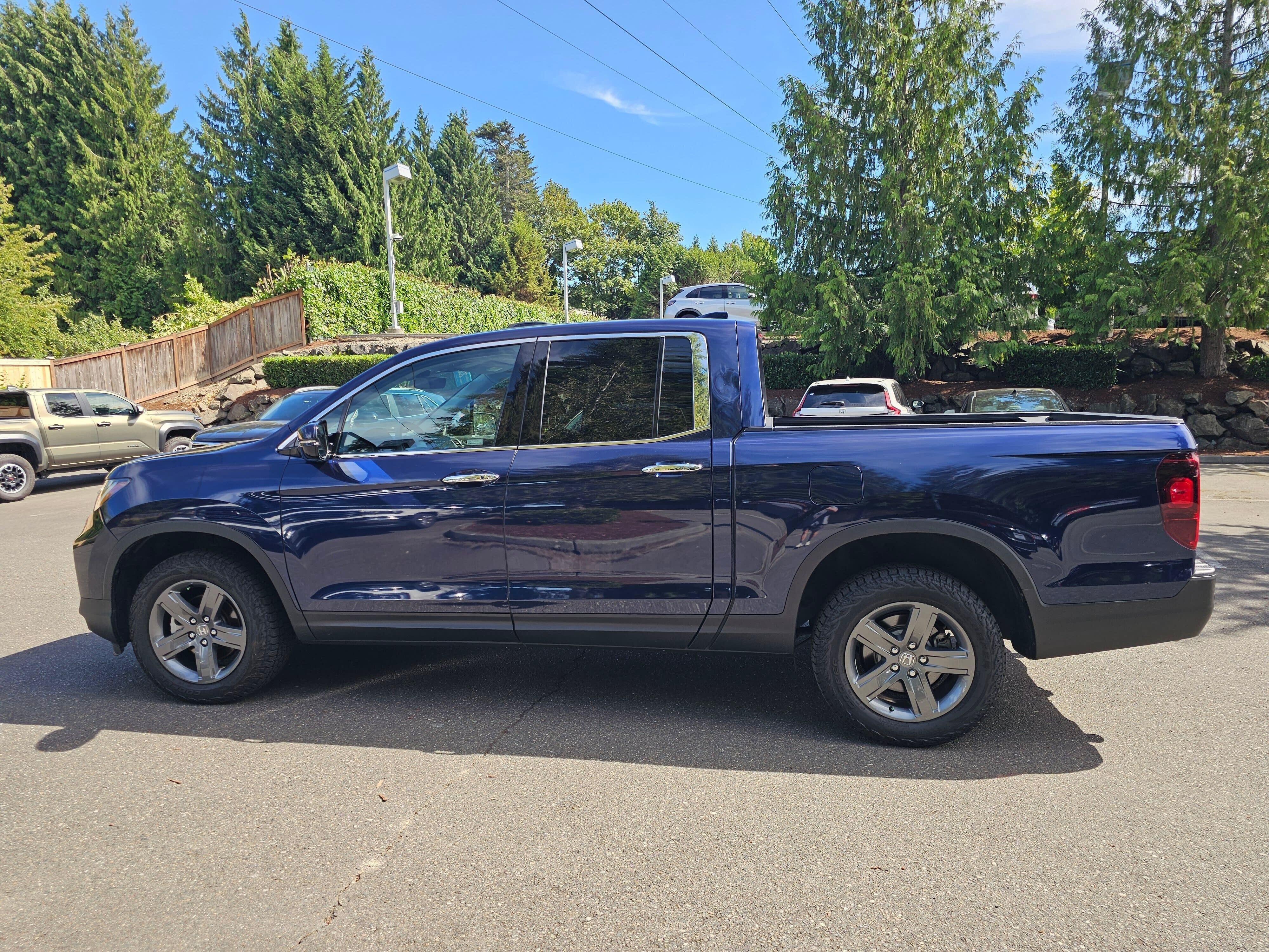 Certified Used 2023 Obsidian Blue Pearl Honda AWD RTL-E image 37