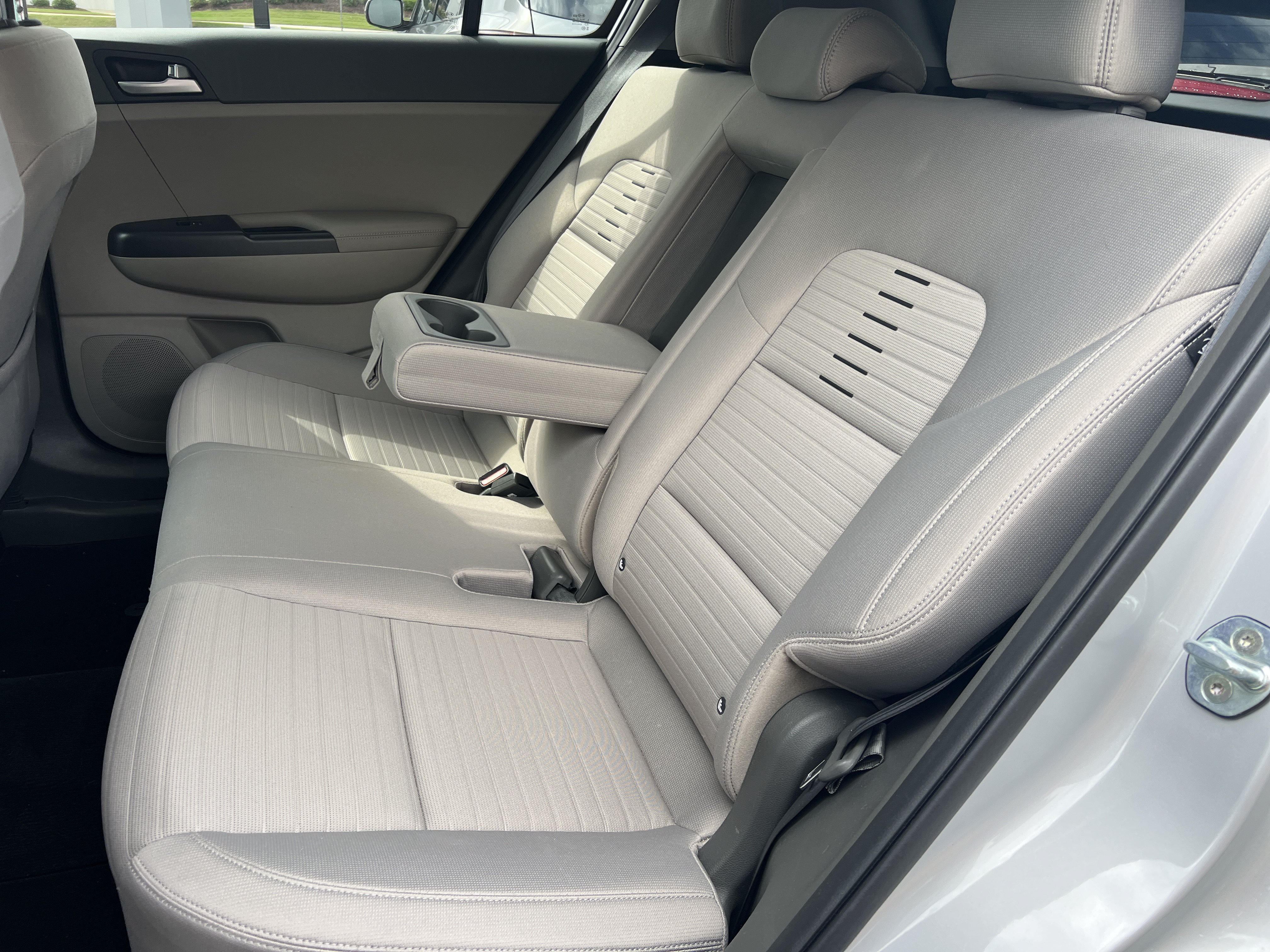 Used 2017 Sparkling Silver Kia LX image 10