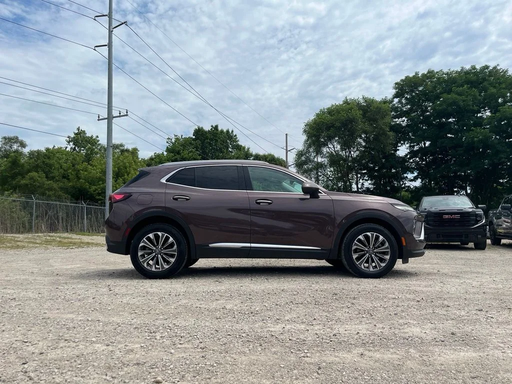 Used 2024 Amethyst Metallic Buick Preferred image 6