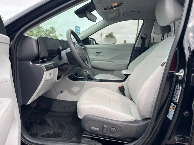 Used 2025 Black Hyundai SEL image 11