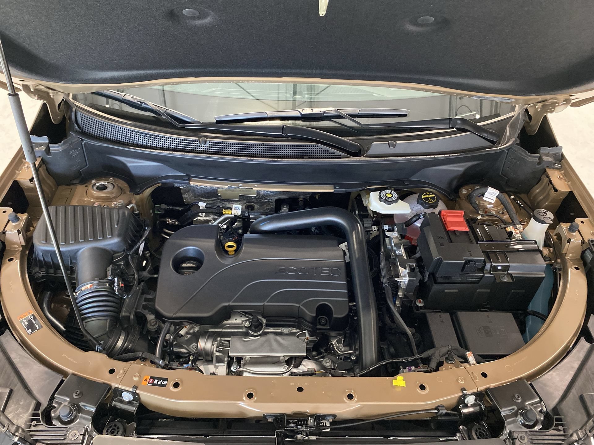 2027 Chevrolet Equinox LT - Photo 28