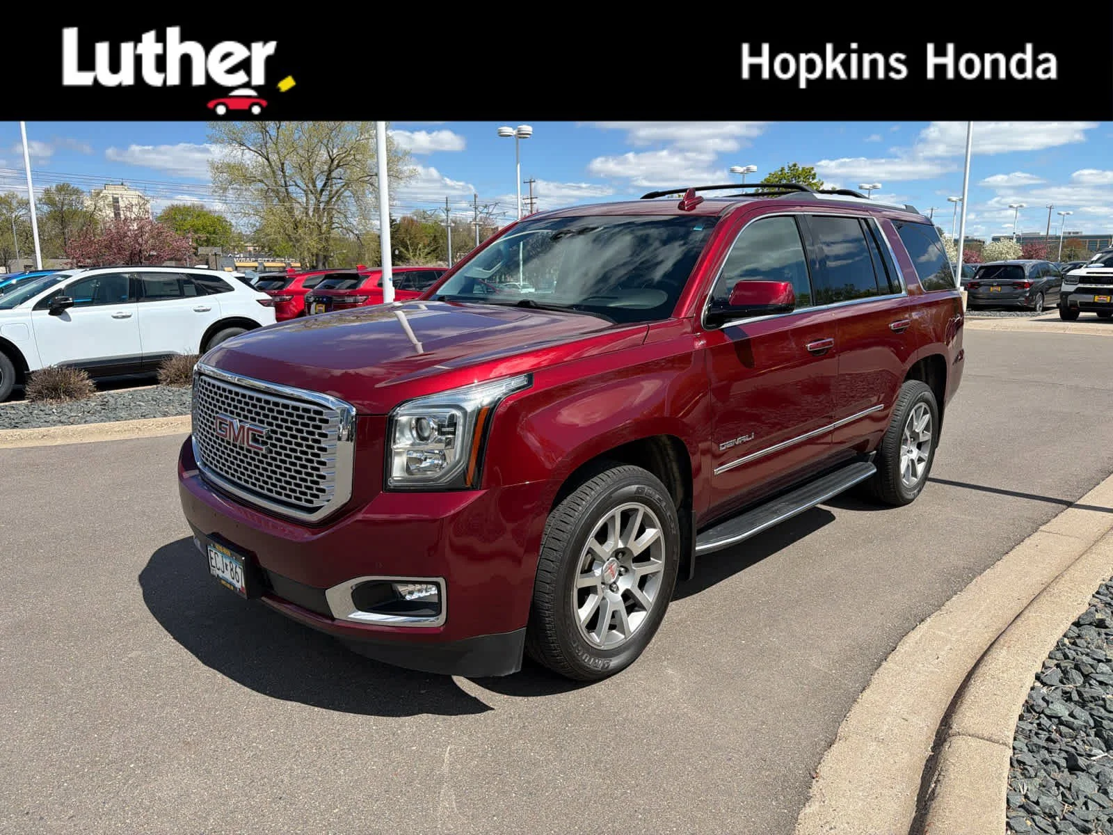 2017 GMC Yukon 4WD Denali's photo