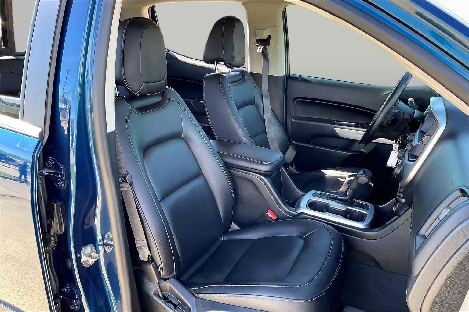 Used 2020 Pacific Blue Metallic Chevrolet 2WD LT image 9