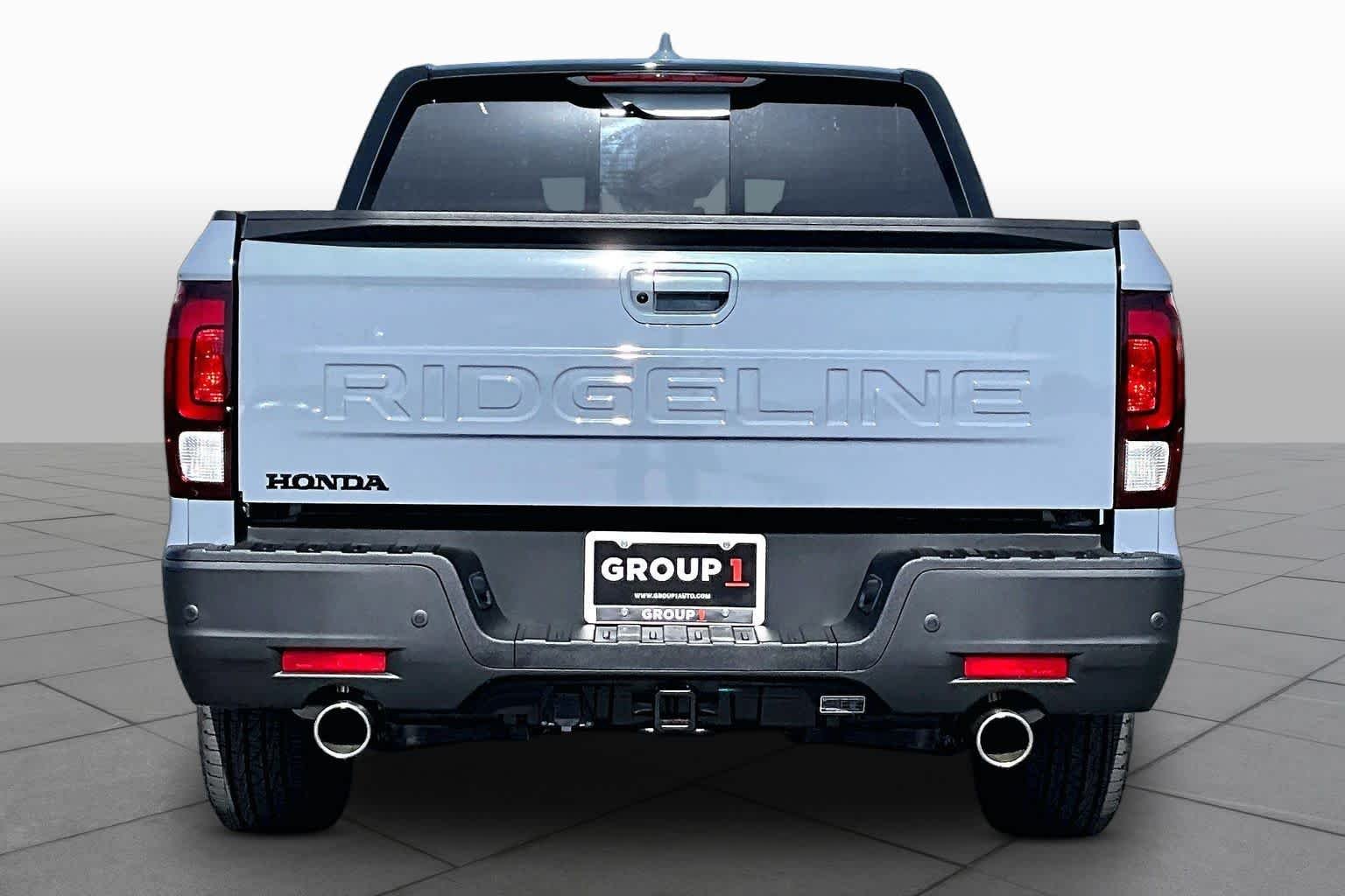 New 2026 Sonic Gray Pearl Honda Black Edition image 4