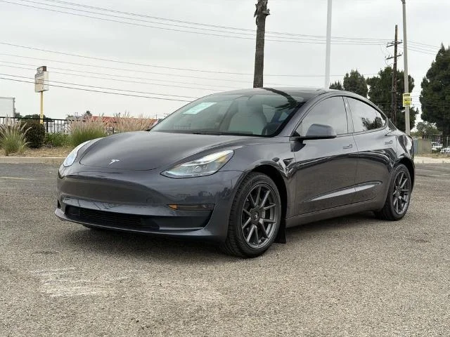 2023 Tesla Model 3 -'s photo