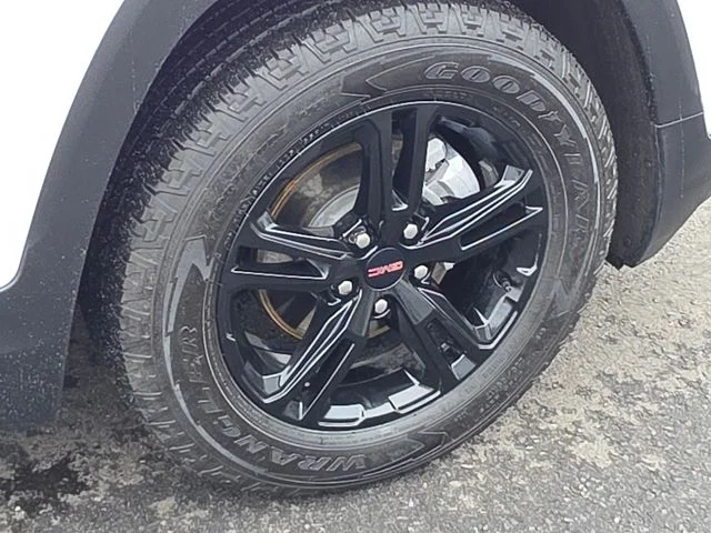 2023 GMC Terrain AT4 - Photo 9