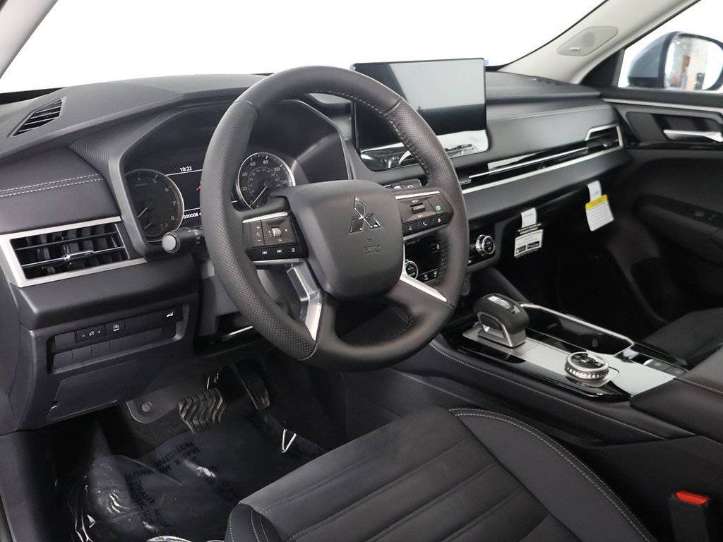 New 2026 Gray Mitsubishi SE image 29