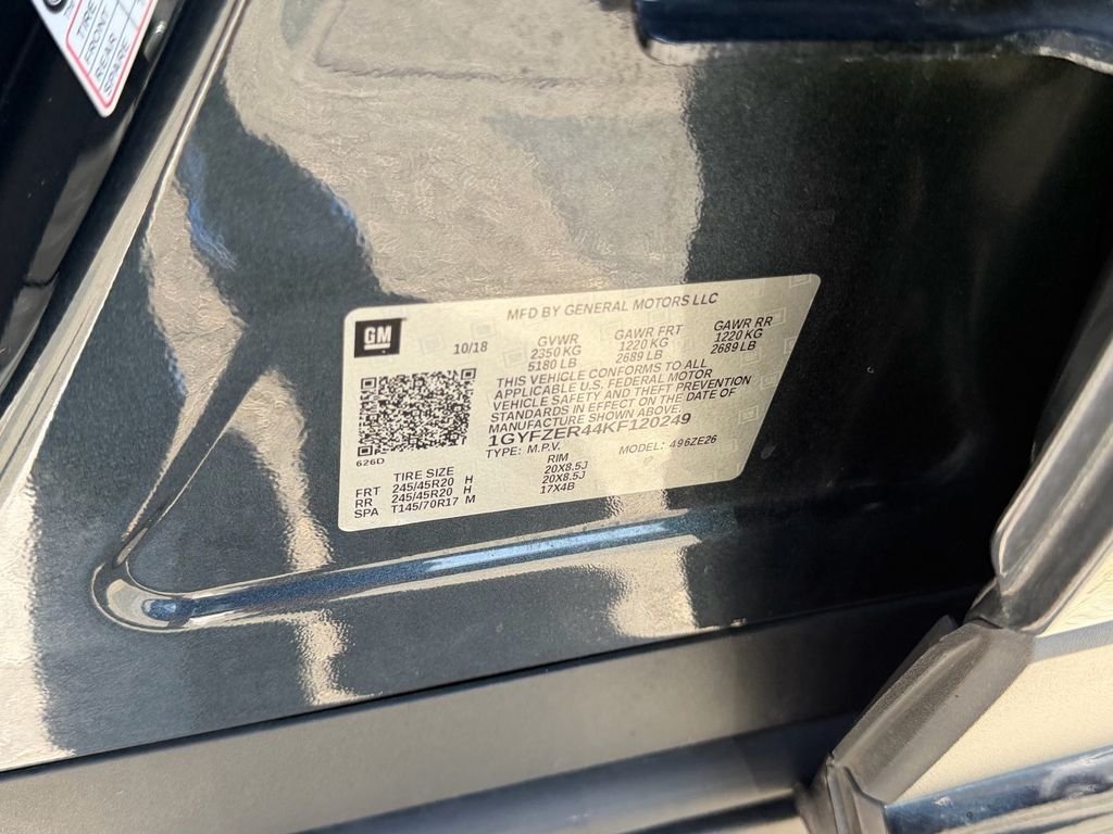 Used 2019 Gray Cadillac Sport image 19
