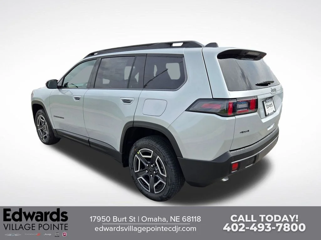 New 2026 Silver Zynith Clear-Coat Exterior Paint Jeep Limited image 5