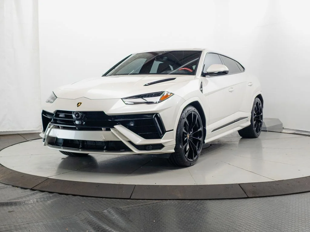 Used 2023 Balloon White Metallic Lamborghini S image 3