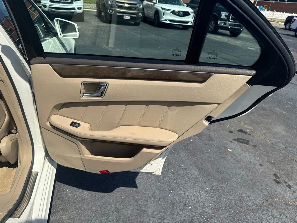 Used 2010 Diamond White Metallic Mercedes-Benz E 350 image 36