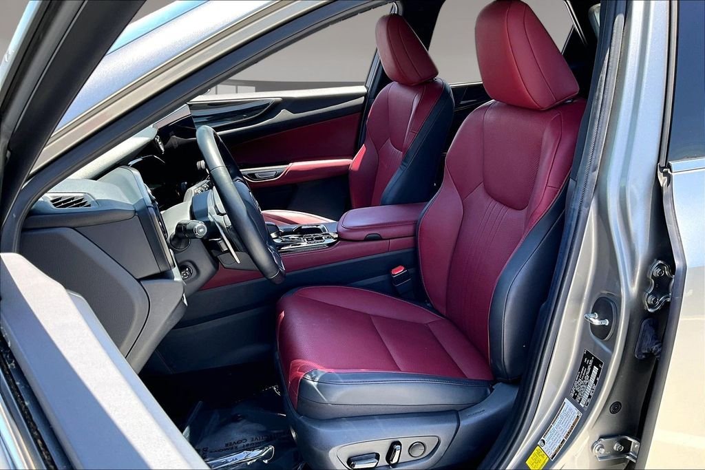 Used 2022 Atomic Silver Lexus 350h Premium image 19