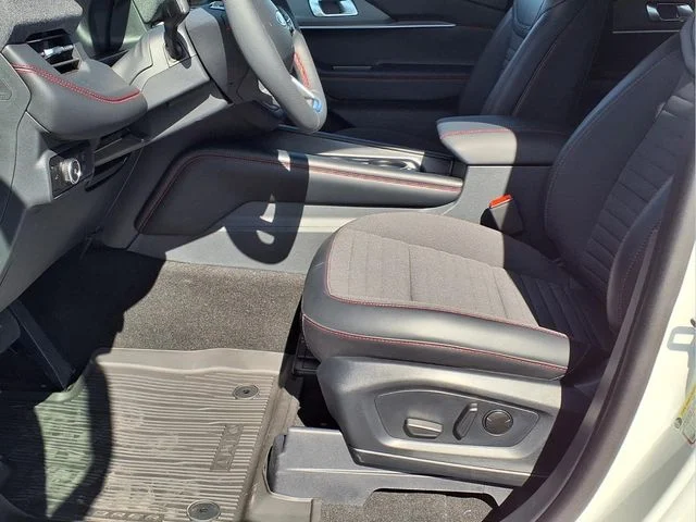 2026 Ford Explorer ST-Line - Photo 16