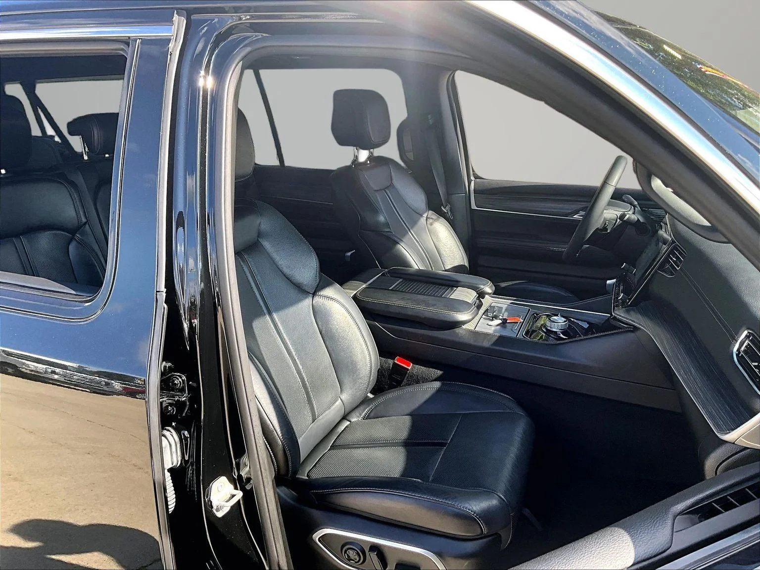 Used 2024 Black Jeep Series II image 8