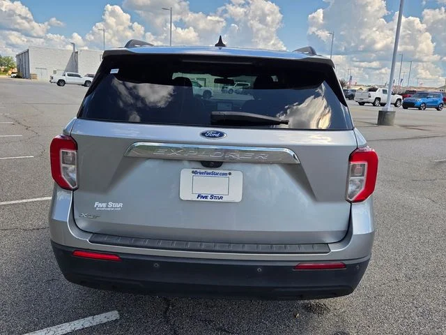 Used 2022 Silver Ford XLT image 11