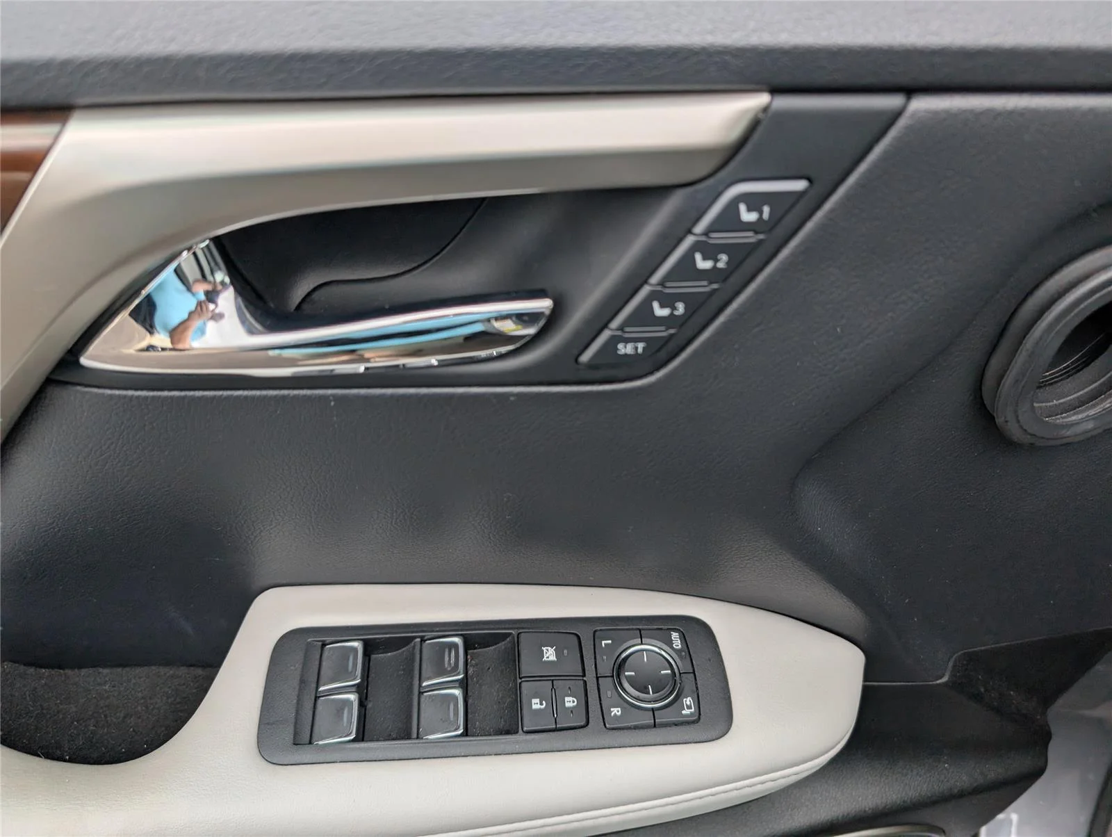 Used 2019 Nebula Gray Pearl Lexus RX 350 image 13