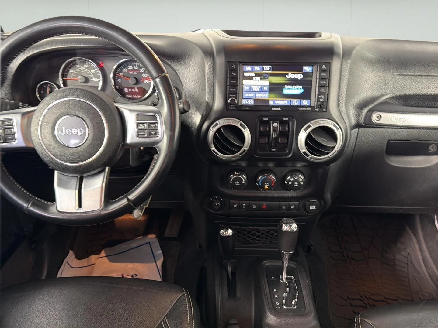 Used 2017 Rhino Clearcoat Jeep Rubicon Hard Rock image 17