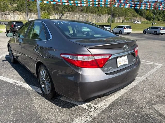 Used 2017 Gray Toyota XLE image 5