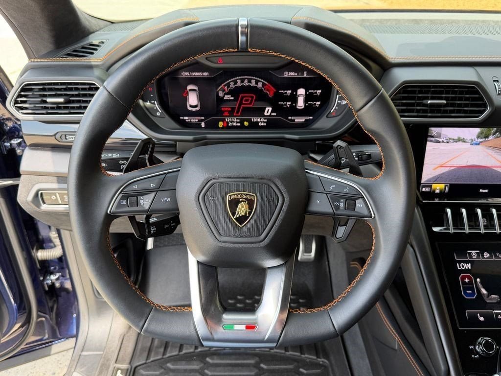 Used 2023 Blu Astraeus Metallic Lamborghini S image 18