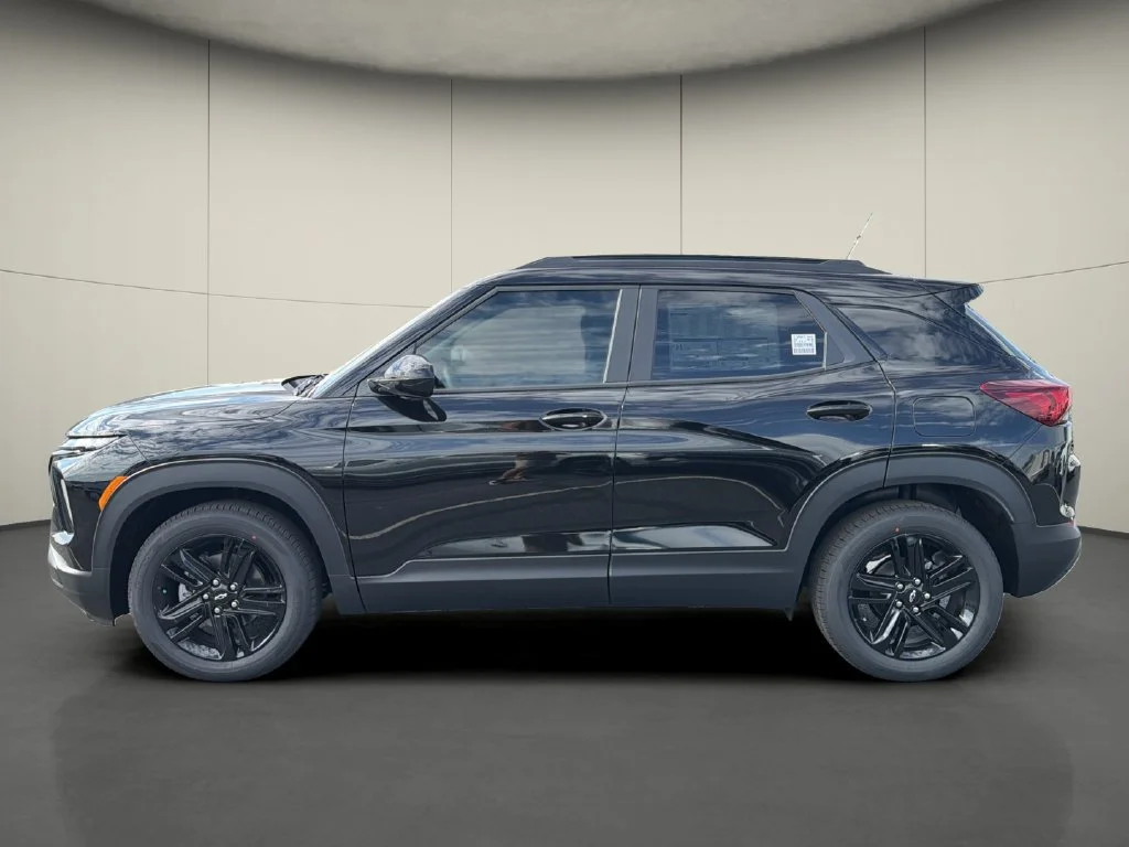 New 2026 Mosaic Black Metallic Chevrolet LT image 4