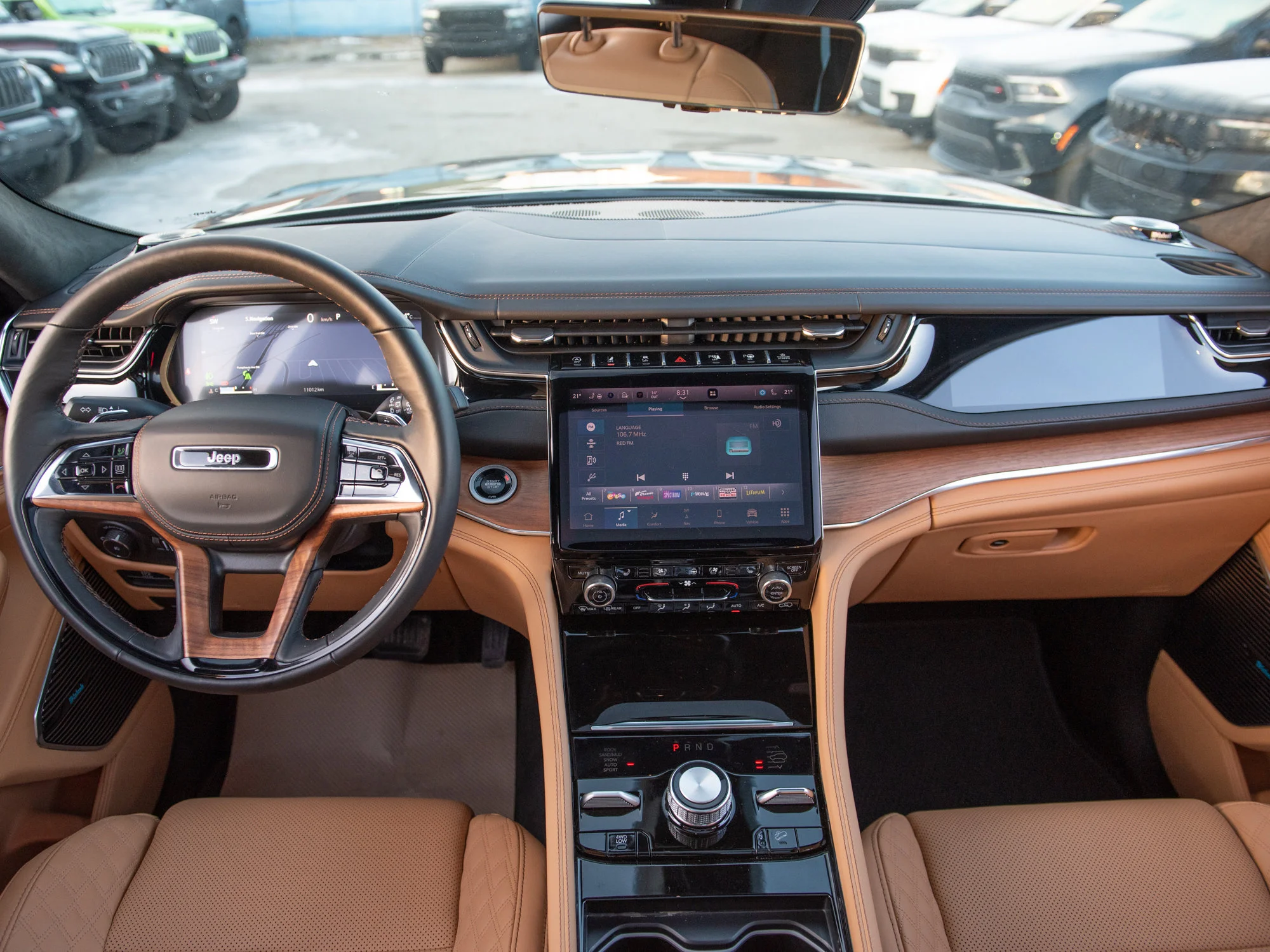 Used 2025 Grey Jeep Summit Reserve* image 9