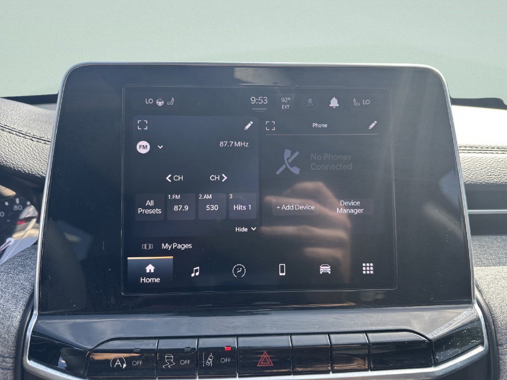 Used 2025 Red Hot Pearlcoat Jeep Latitude image 18