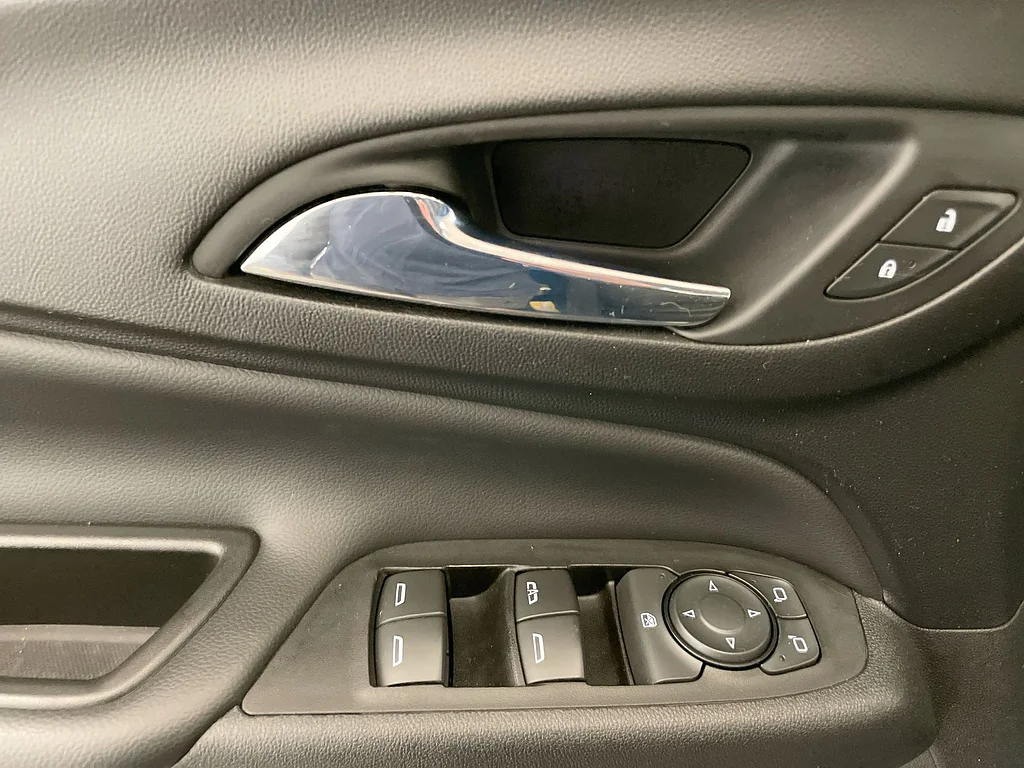 Used 2020 BLUE Chevrolet LT image 23