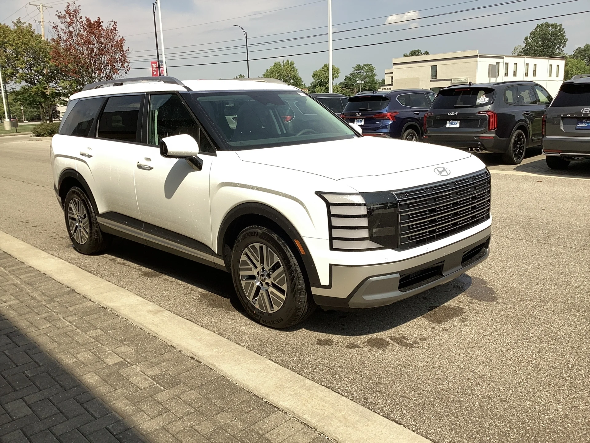 New 2026 Creamy White Pearl Hyundai SEL 7P image 3