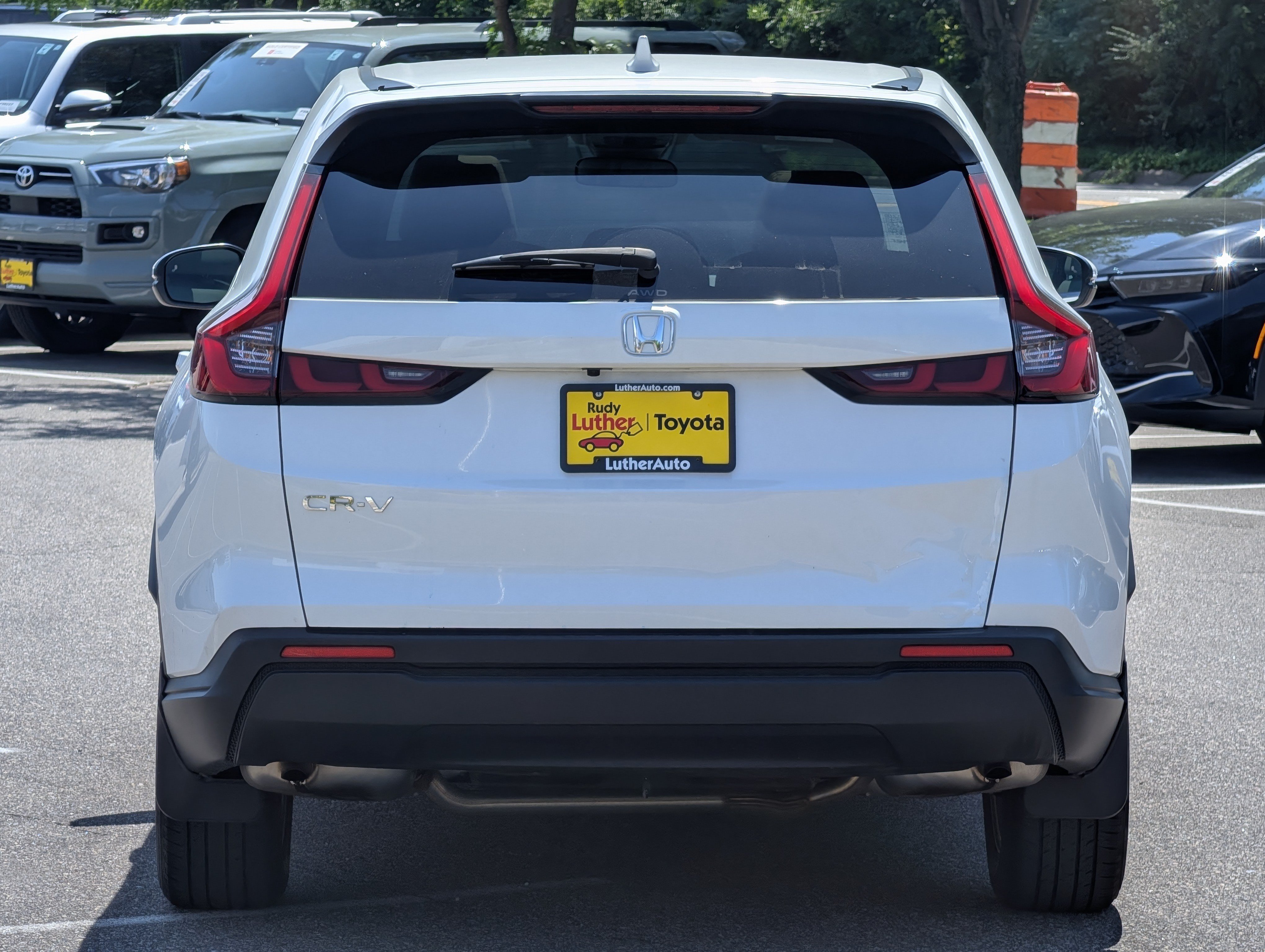 Used 2023 Platinum White Pearl Honda EX image 6